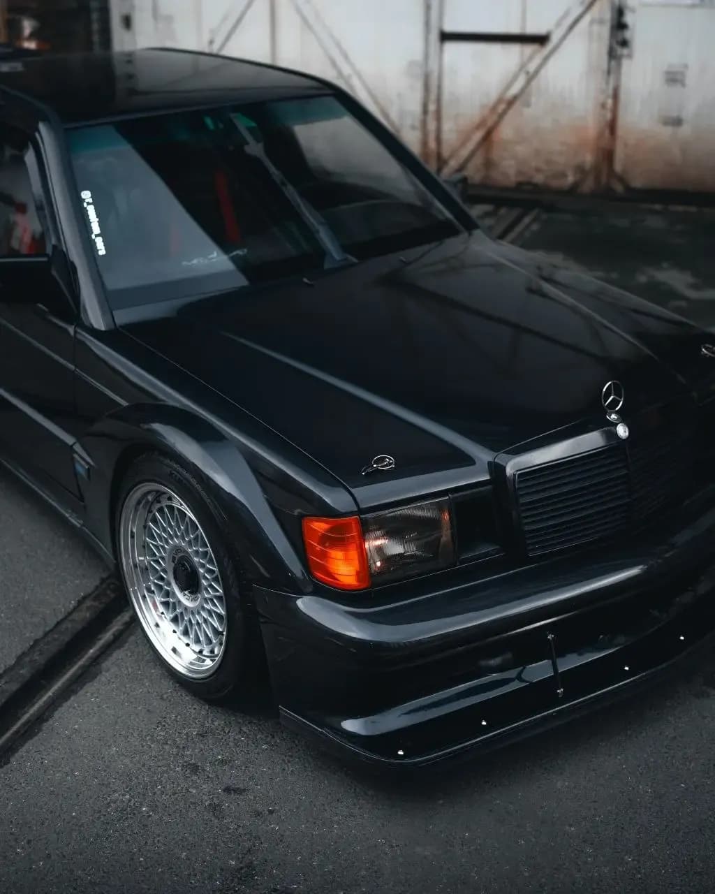 Mercedes-Benz W201 — Detale klatki bezpieczeństwa, kokpitu i kierownicy